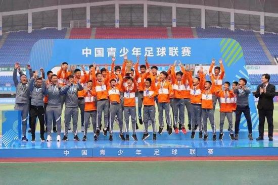 面对“侏罗纪”系列如此强劲的市场反响，我们不禁要问：为何诞生了30多年的“侏罗纪”IP至今仍魅力不减，票房经久不衰?