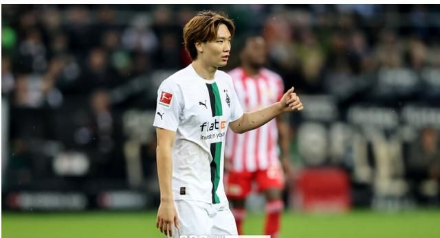 《玩具总动员4 《千与千寻》上映四天破2亿 轻松击败其他新片 2019-06-25 6月24日，周一大盘报收票房6369万元。